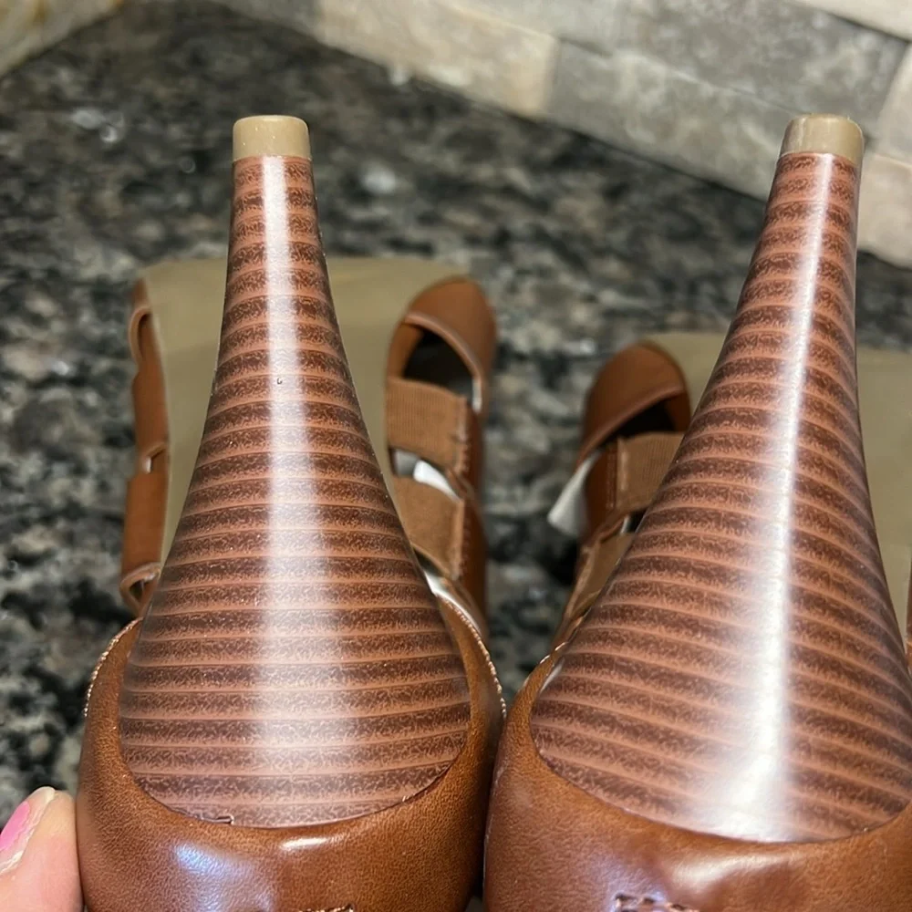 Lis Claiborne open toe heel/boot